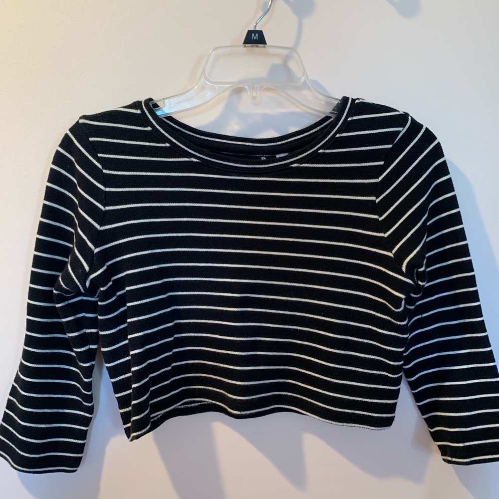 Urban Outfitters 3/4 sleeve crop top